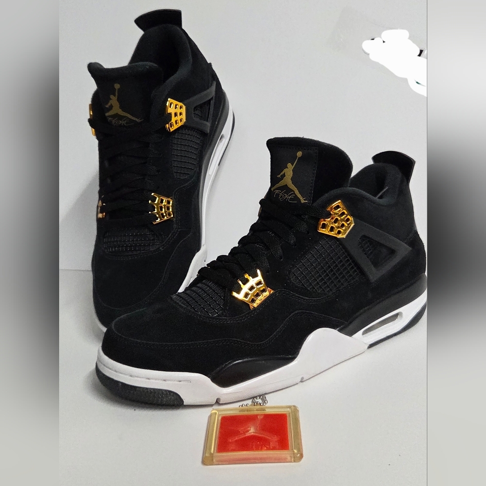 Jordan 4 Retro Royalty 2017 Size 11.5 Pre-Owned 308497-032 Black Gold - Picture 10 of 15